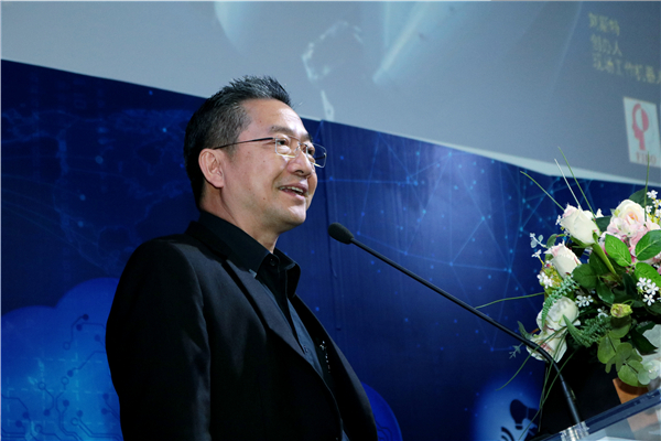 （图）泰国东部经济走廊办公室出格照拂、、、机械人专家Djitt博士颁发杰出演讲.jpg