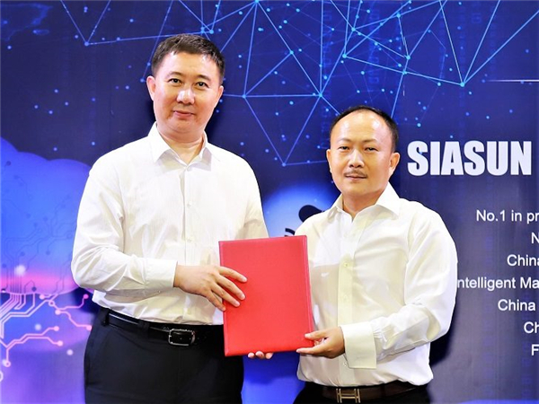 （图）必威(bw·西汉姆联)公司同泰国SUN robotics签署战术合作框架和谈.jpg