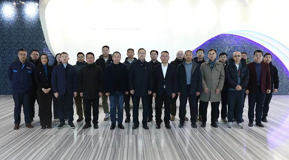 大连理工大学代表团莅临必威(bw·西汉姆联)公司参观调研